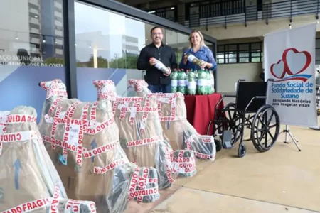 Entrega de cadeiras de rodas da campanha Lacre Solidário promovida pela SPMar em Suzano