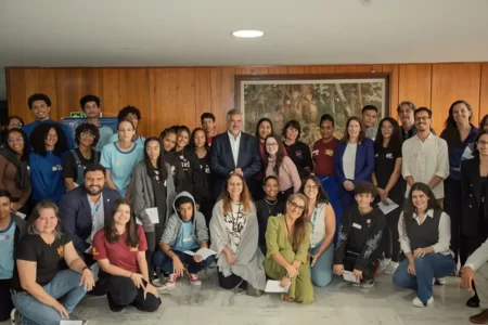 Estudantes participam da Semana Brasileira de Educação Midiática em Brasília.