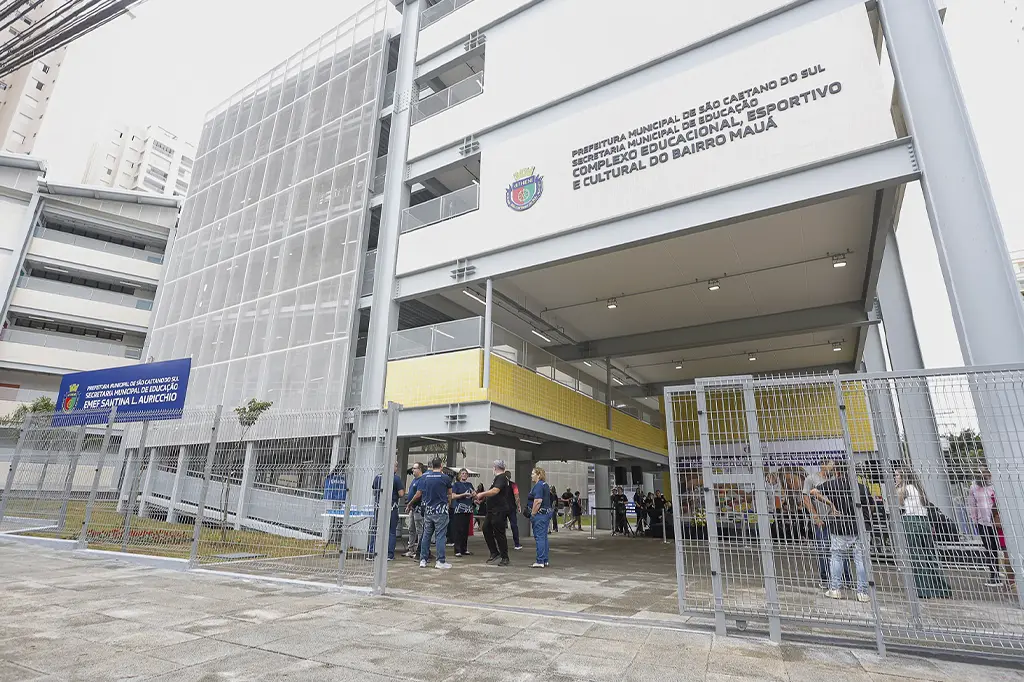 Prefeito José Auricchio Júnior entrega novas escolas no CEEC do Bairro Mauá em São Caetano do Sul.