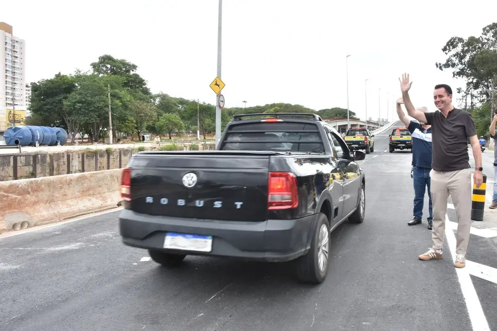 Primeiro viaduto do Complexo Santa Teresinha é liberado em Santo André 1 Viaduto do Complexo Santa Teresinha, em Santo André, liberado no sentido Mauá.