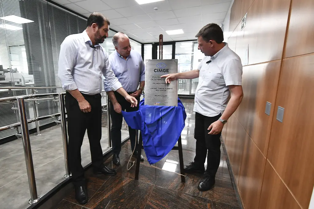 São Bernardo inaugura Centro Integrado de Monitoramento e Emergências 1 Prefeito Orlando Morando apresenta o CIMGE, espaço integrado de segurança e atendimento emergencial em São Bernardo.