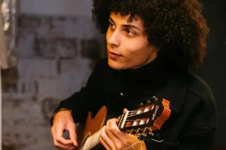 Will Santt, de 22 anos, é uma das atrações do 12º Rio Santos Bossa Fest. Reconhecido internacionalmente, traz a fusão de Bossa Nova e música afro-brasileira - Foto: Pawel Stasiak