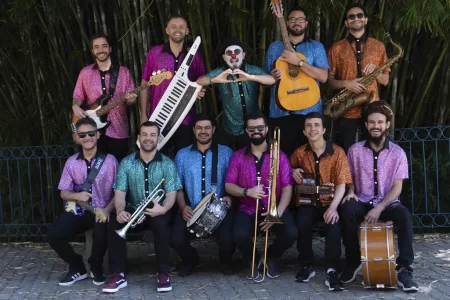 Banda Estrambelhados dá primeiro grito de Carnaval deste ano no Cine Theatro Carlos Gomes