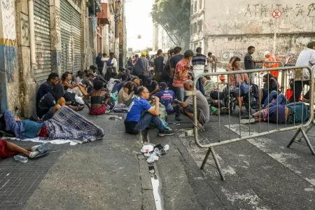 "Campo de tortura": muro na Cracolândia expõe a face cruel da exclusão social