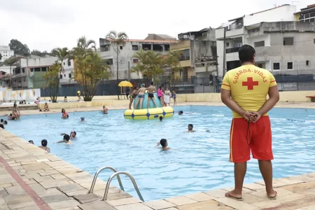 Diadema Programa Férias na Piscina oferece diversão gratuita no Clube Mané Garrincha