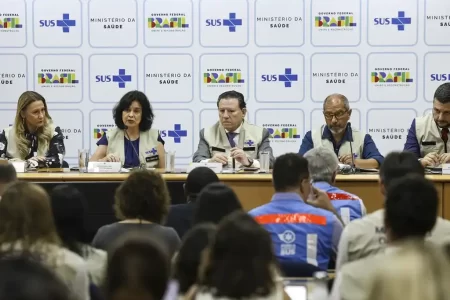 Governo lança ações para se antecipar a período de alta da dengue