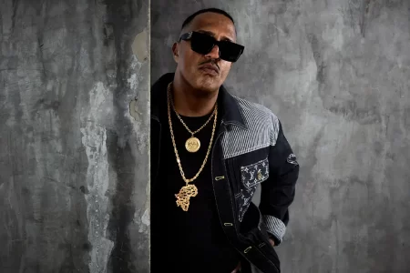 Mano Brown leva turnê MB10 ao Estação Verão Show em Praia Grande