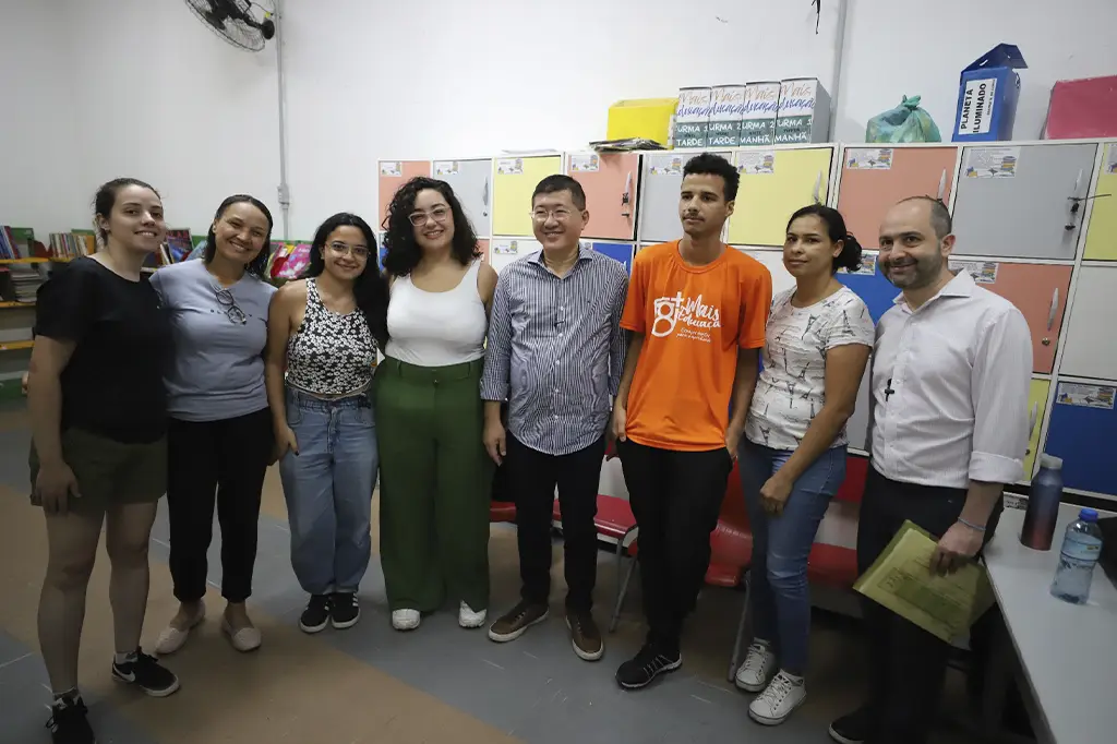 Prefeito Taka Yamauchi realiza visita à primeira escola municipal de Diadema