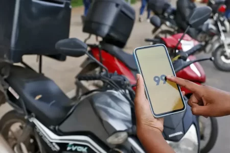 Prefeitura de São Paulo apreende 126 motocicletas do 99Moto em operação contra transporte ilegal