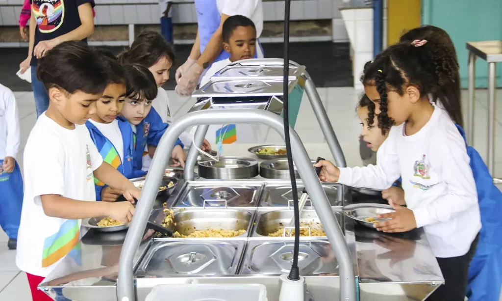 São Bernardo oferece 3 mil merendas diárias especiais para alunos com restrições alimentares