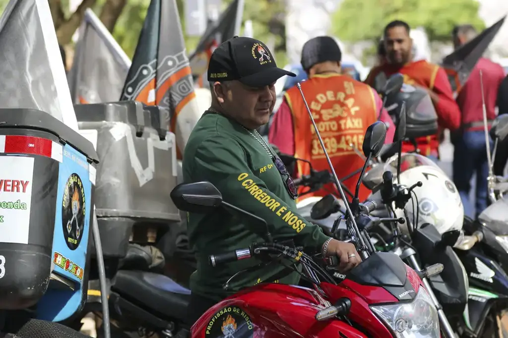 São Paulo engata a marcha contra 99Moto: quem freia primeiro, a lei ou a empresa?