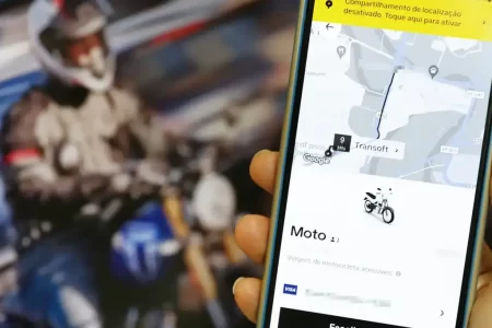 Uber anuncia retorno do serviço de transporte por moto em São Paulo após polêmica com 99Moto