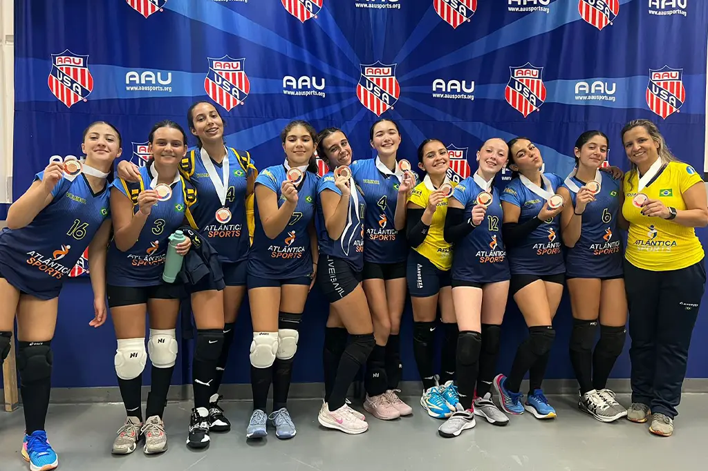 Vôlei Feminino Sub-15 de Ribeirão Pires Brilha em Orlando