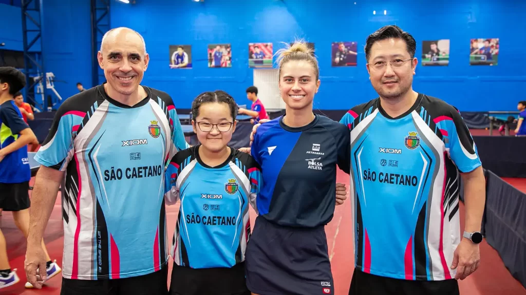 Mesatenista de São Caetano brilha nos EUA e garante vaga na Copa do Mundo de Tênis de Mesa 1 Bruna Takahashi comemorando a vitória na Copa Pan-Americana de Tênis de Mesa em São Francisco, EUA.