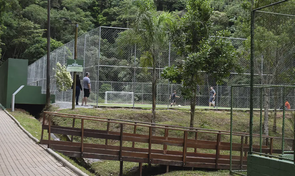 Santo André promove oficinas para revisão do Plano de Manejo do Parque do Pedroso 1 Participantes reunidos em oficina no auditório da Polícia Ambiental, discutindo a gestão do Parque do Pedroso.