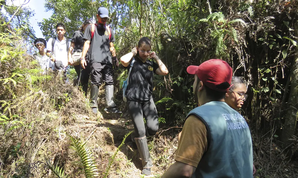 Santo André promove oficinas para revisão do Plano de Manejo do Parque do Pedroso 2 Participantes reunidos em oficina no auditório da Polícia Ambiental, discutindo a gestão do Parque do Pedroso.