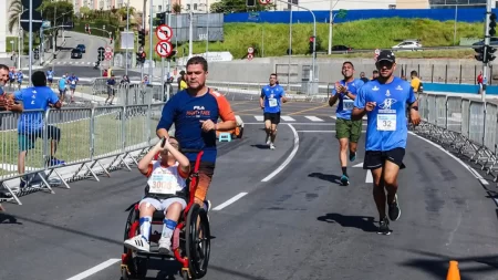 O prefeito Marcelo Lima e o secretário Fábio Branco durante a divulgação da 1ª Corrida de Rua Inclusão em Movimento, em São Bernardo do Campo.