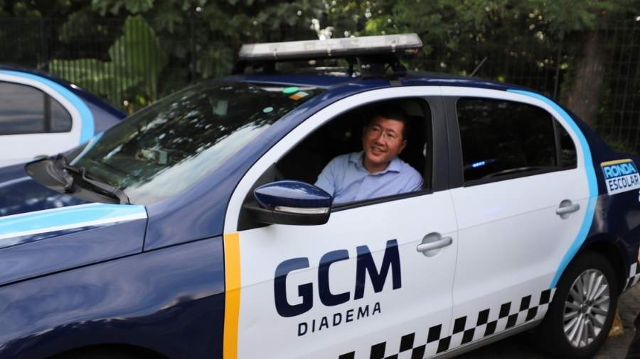 Diadema reforça segurança escolar com seis novas viaturas da GCM 1 Novas viaturas da GCM de Diadema estacionadas, prontas para reforçar a segurança escolar no município.