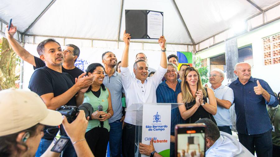 Prefeito Marcelo Lima autoriza pavimentação de 10 ruas na Vila Vitória e Vila Cruzeiro 1 Prefeito Marcelo Lima autoriza pavimentação de 10 ruas na Vila Vitória e Vila Cruzeiro