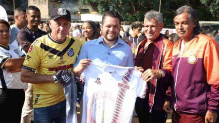 Prefeito Gilvan anuncia revitalização do Campo do Humaitá em Santo André