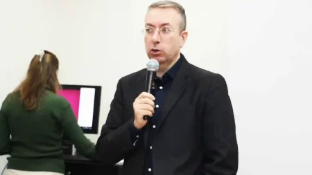 Fundação do ABC discute avaliação de riscos psicossociais em preparação para portaria do MTE