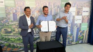 Prefeito de Santo André e diretora da CETESB assinam acordo de licenciamento ambiental