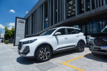 CAOA Chery reduz preços dos SUVs híbridos Tiggo 7 e 8 PRO com nova fase da Política de Preço Justo