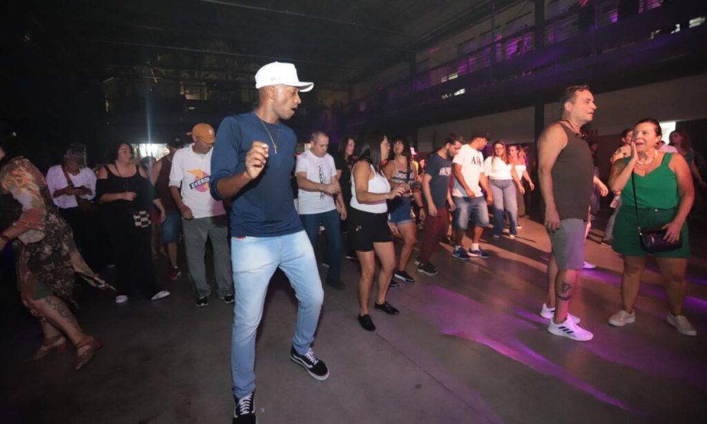 Cine Theatro Carlos Gomes recebe "A Cultura do Vinil, o Puro Flash Back" neste sábado