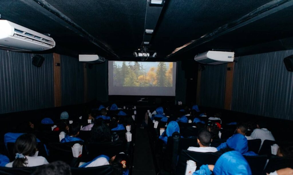 Cinema itinerante garante cultura e diversão à comunidade da Vila São Pedro 1 Cinema itinerante garante cultura e diversão à comunidade da Vila São Pedro