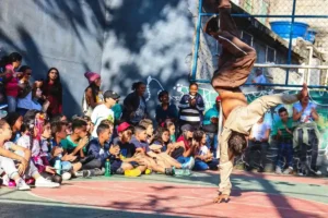 Coletivo Noroest apresenta espetáculo de dança "Vértebras Quebradas" em Campinas e Mauá