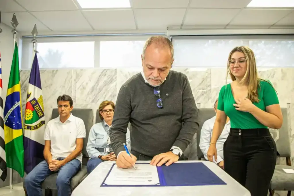 Conselho de Educação de São Caetano toma posse com meta de ser parceiro nas ações de excelência da área 1 Conselho de Educação de São Caetano toma posse com meta de ser parceiro nas ações de excelência da área