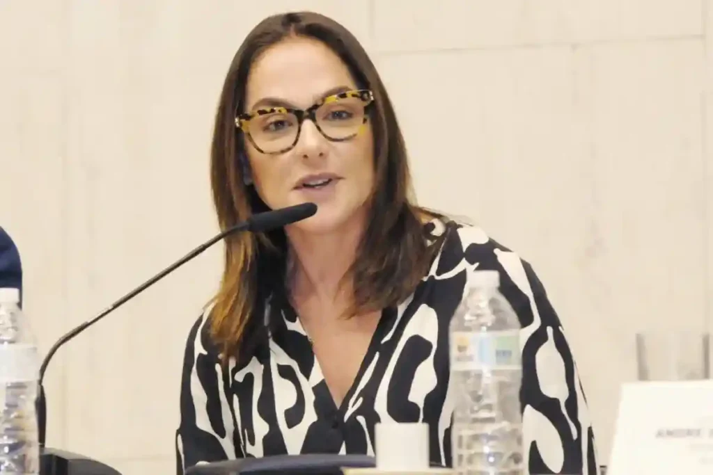 Deputada Ana Carolina Serra contempla escolas do Grande ABC com climatização