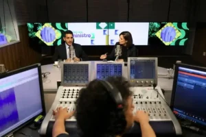 Governo federal avalia proibir desconto em folha de sindicatos sobre aposentadorias do INSS