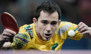 Hugo Calderano durante final do Mundial de Tênis de Mesa em Doha; brasileiro conquistou prata inédita para o Brasil