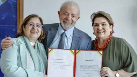 Lula empossa Márcia Lopes no Ministério das Mulheres