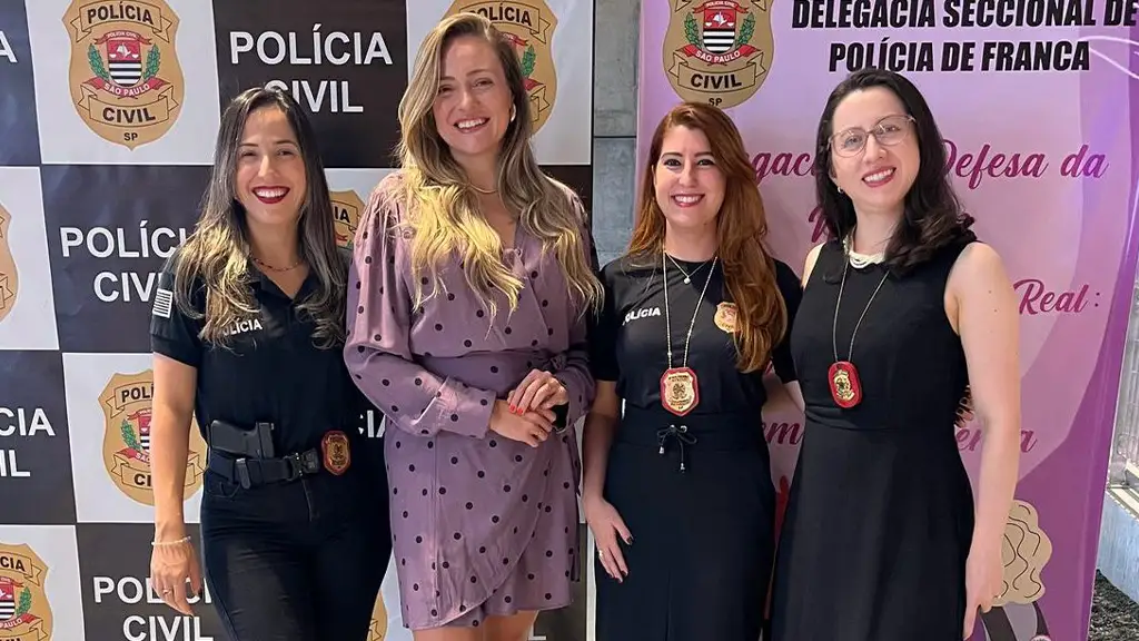 Operação Hera: DDMs fazem mais de mil prisões e solicitam 8,7 mil medidas protetivas em março 1 Delegada da DDM durante ação da Operação Hera em março de 2025 no estado de São Paulo