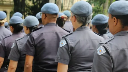 PM de SP abre edital para contratar 2,2 mil policiais da reserva em cargos administrativos
