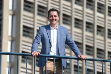 Gráfico mostrando crescimento de Paulo Serra em intenção de voto para governador de São Paulo segundo Paraná Pesquisas.