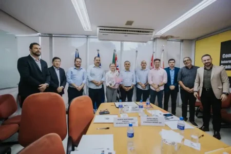 Prefeitos do ABC se reúnem com Gleisi Hoffmann e pedem apoio para PEC 66 e obras do PAC