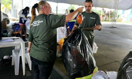 Projeto Tigela Cheia retorna neste sábado (31) com troca de garrafas PET por ração em Ribeirão Pires