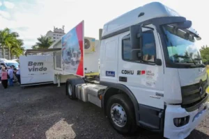 Cerimônia de entrega de escrituras de apartamentos da CDHU na Vila Ferreira em São Bernardo do Campo.