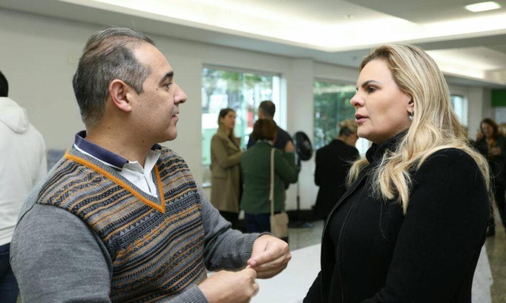 ACISBEC recebe lançamento do Programa ALI e reforça compromisso com a inovação nas empresas da região 1 ACISBEC recebe lançamento do Programa ALI e reforça compromisso com a inovação nas empresas da região