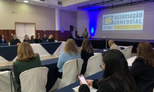 Lançamento do Programa ALI em São Bernardo com autoridades, Sebrae e empresários na sede da ACISBEC