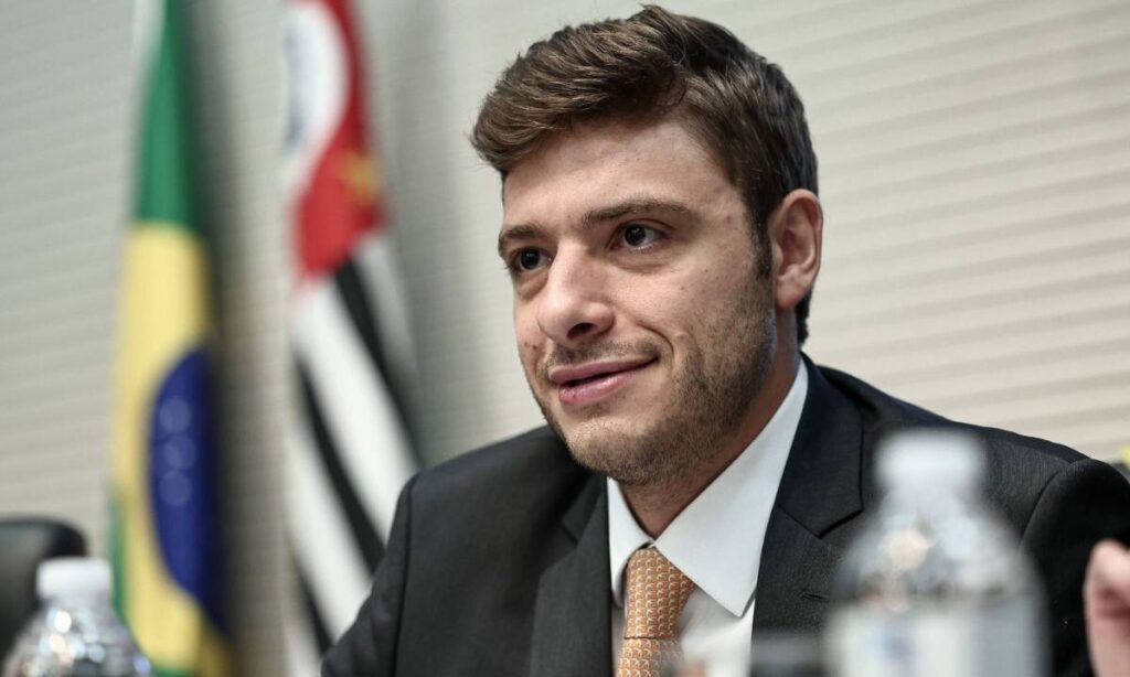 Alesp aprova projeto de Thiago Auricchio que garante spray e cursos de defesa pessoal para mulheres