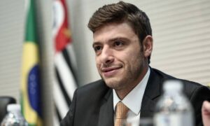 Alesp aprova projeto de Thiago Auricchio que garante spray e cursos de defesa pessoal para mulheres