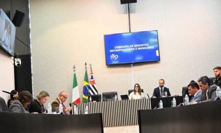 Deputada Ana Carolina Serra convoca secretário dos Transportes para explicar Linha 20-Rosa