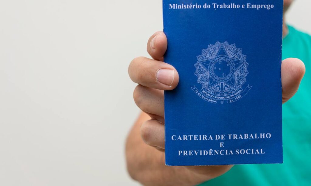 Jovens redefinem prioridades trabalhistas: flexibilidade supera carteira assinada