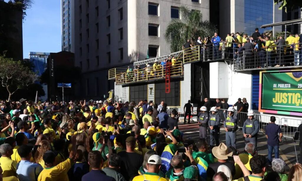Manifestação em SP cobra anistia do 8/1 e apoio a Bolsonaro contra julgamento no STF