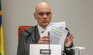 Moraes autoriza defesa de Bolsonaro em acareação entre Cid e Braga Netto