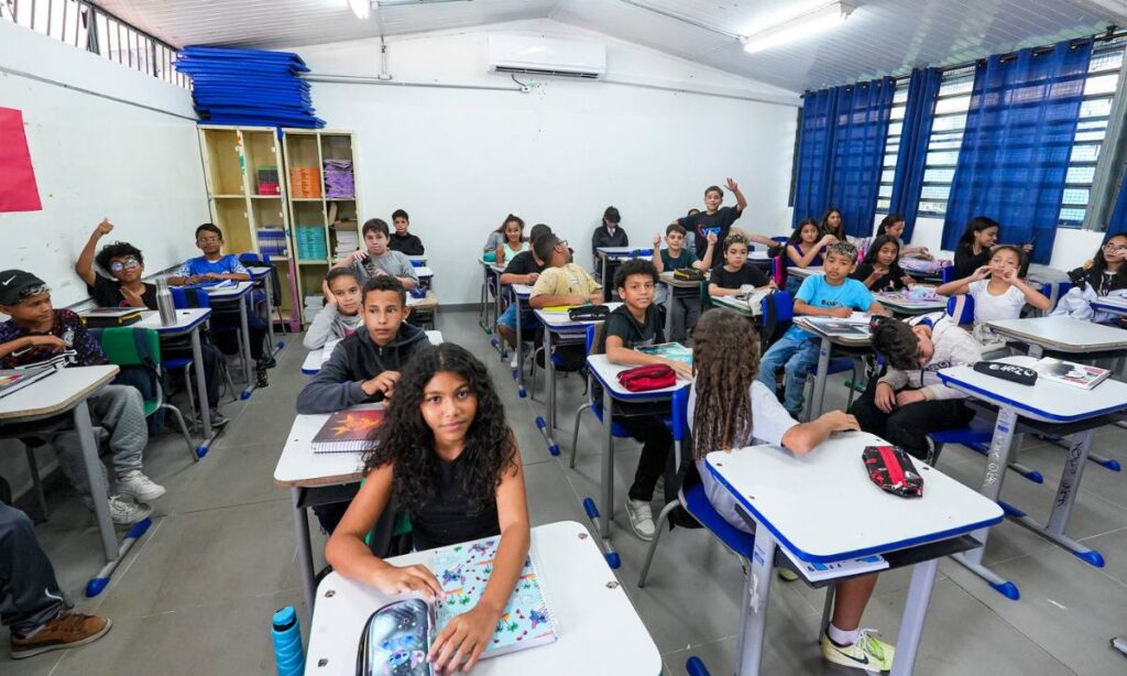 Nova regra em SP pune professores com excesso de faltas injustificadas; medida vale a partir de agosto